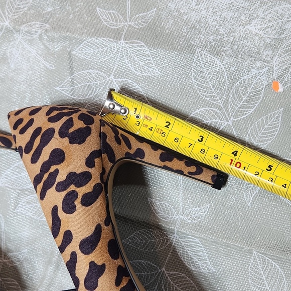 Joe Fresh Leooard  Print Heels - Picture 4 of 7